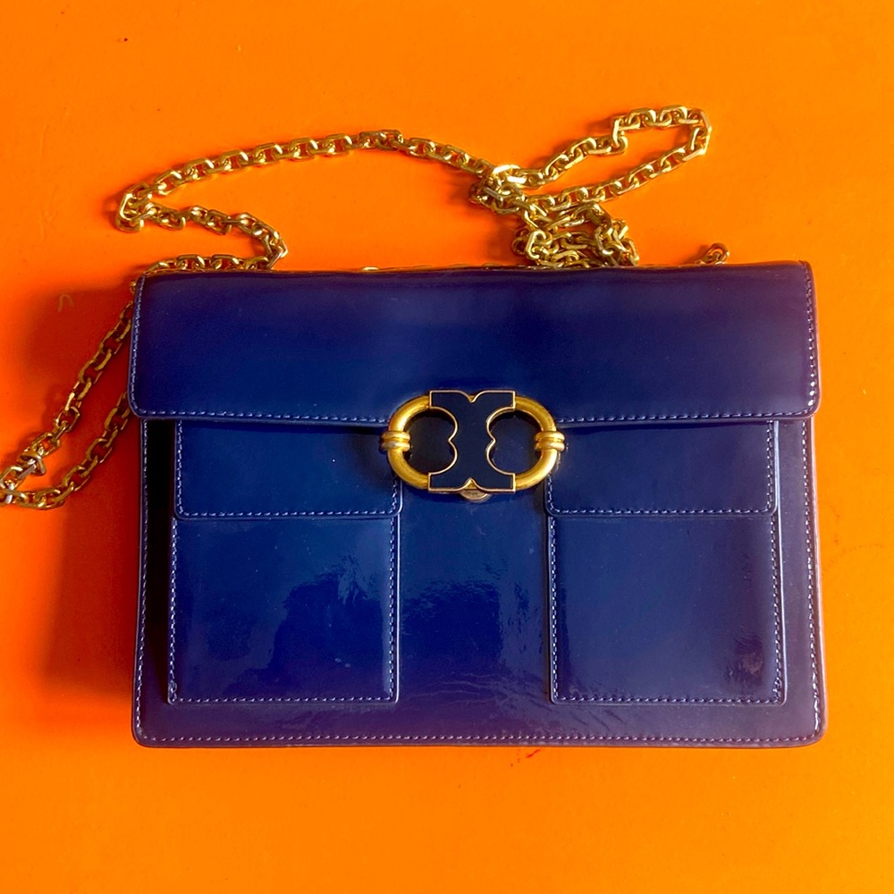 Tory Burch purse. Like new condition.
